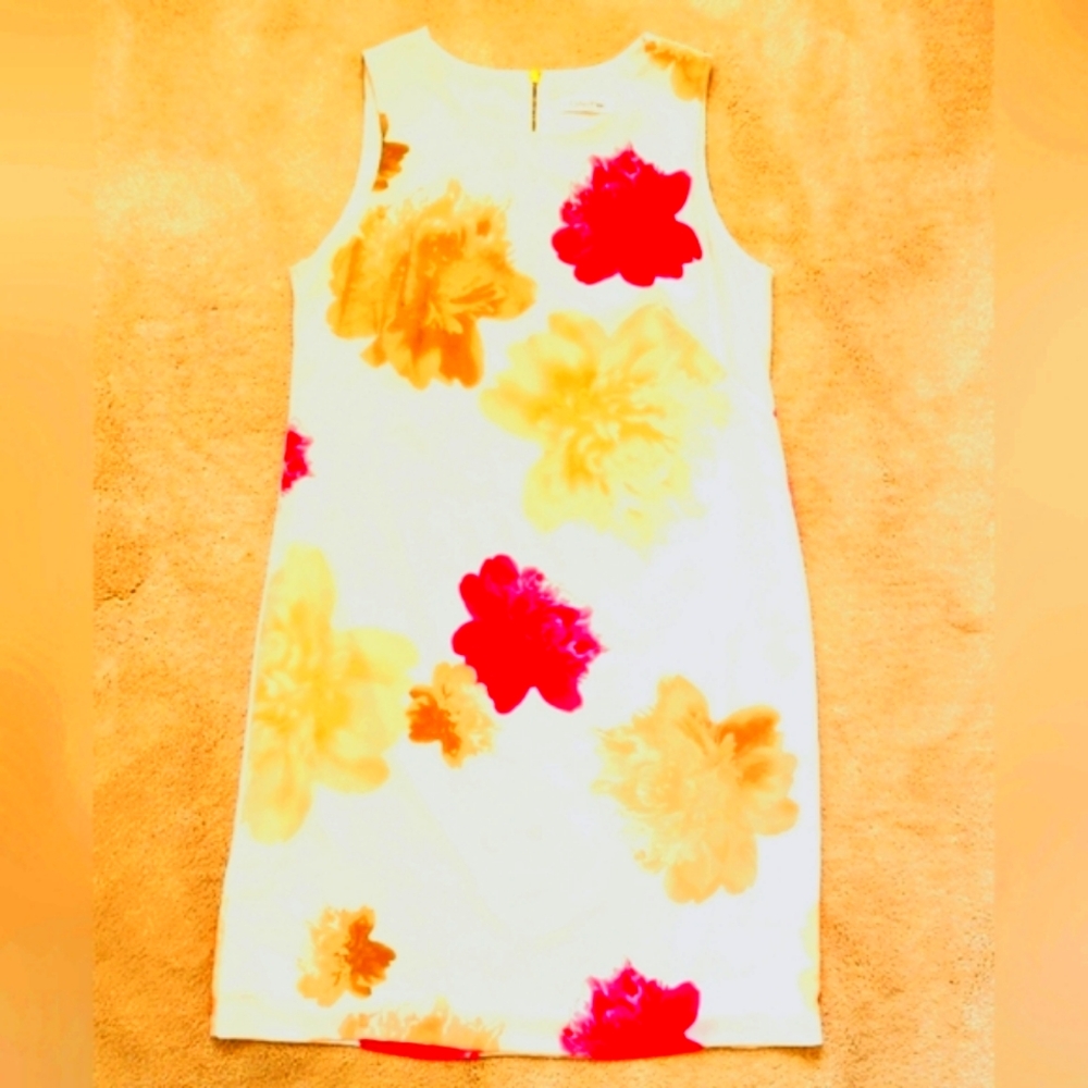 Calvin Klein white dress with fuchsia flowers light airy Size medium